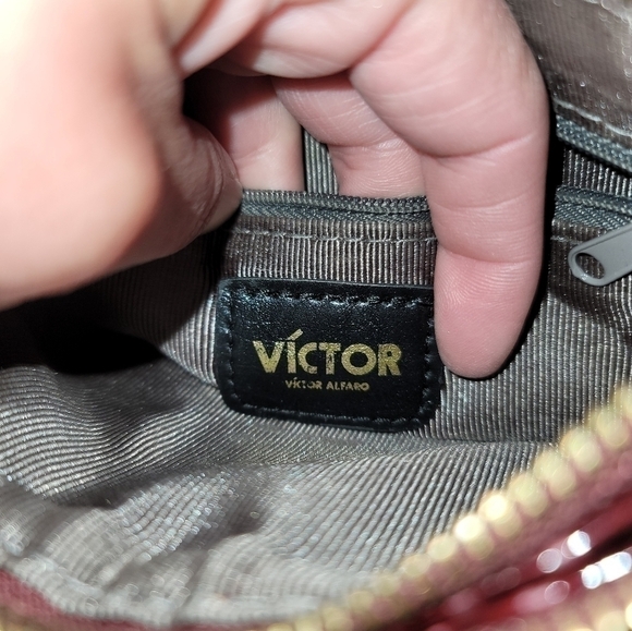 VICTOR MAROON FAUX SNAKESKIN WRISTLET - Picture 13 of 14